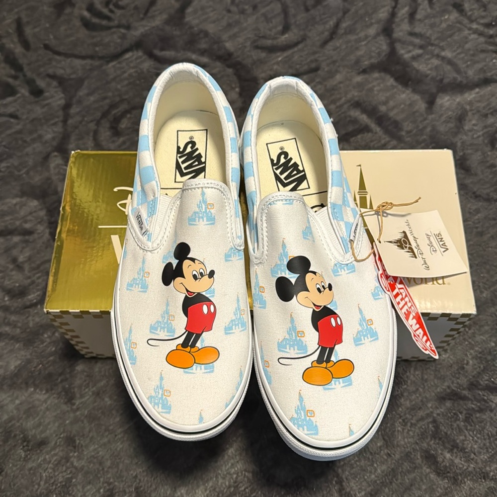 Vans Mickey Mouse Classic Slip ons